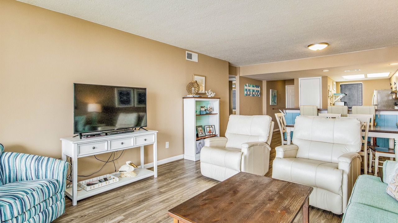 Photo of Livingroom in Orange Beach East