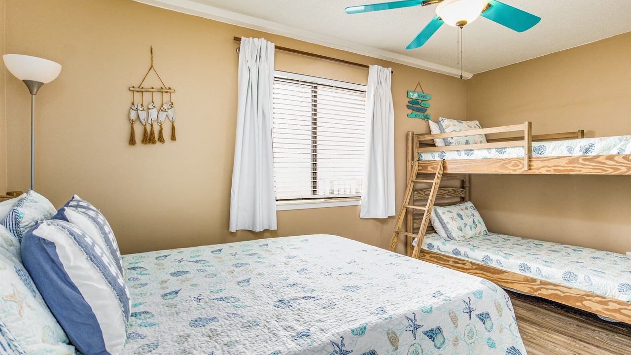 Photo of Bedroom in Orange Beach East