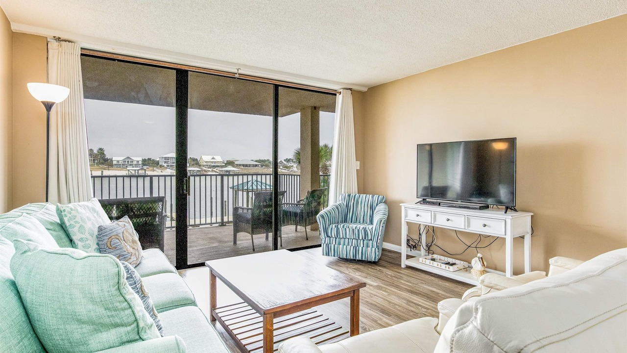 Photo of Livingroom in Orange Beach East