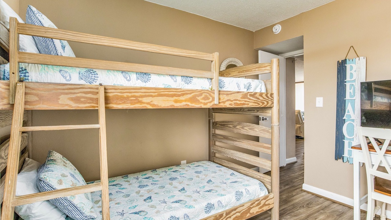 Photo of Bedroom in Orange Beach East