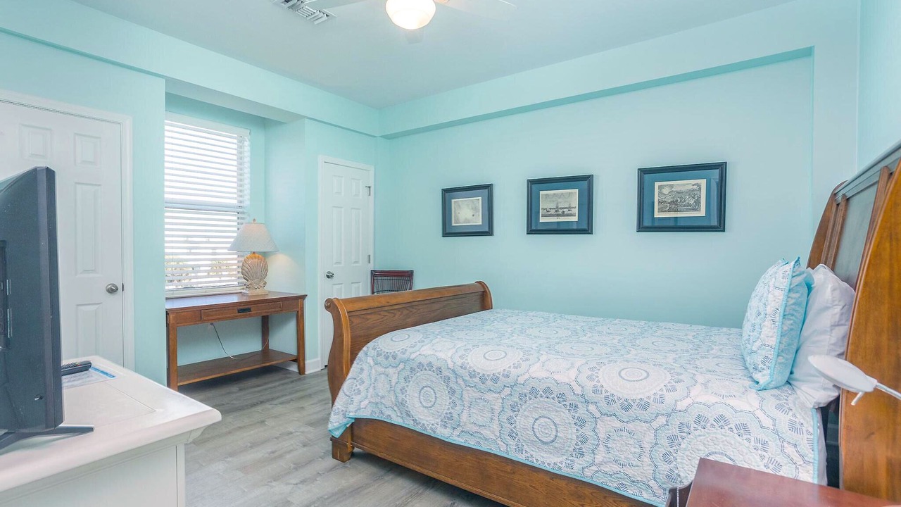 Photo of Bedroom in Pensacola Beach