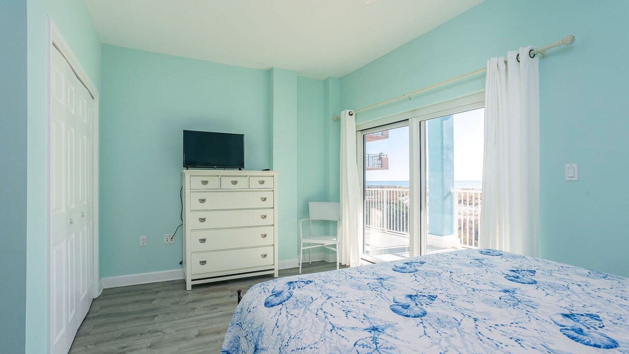 Photo of Bedroom in Pensacola Beach