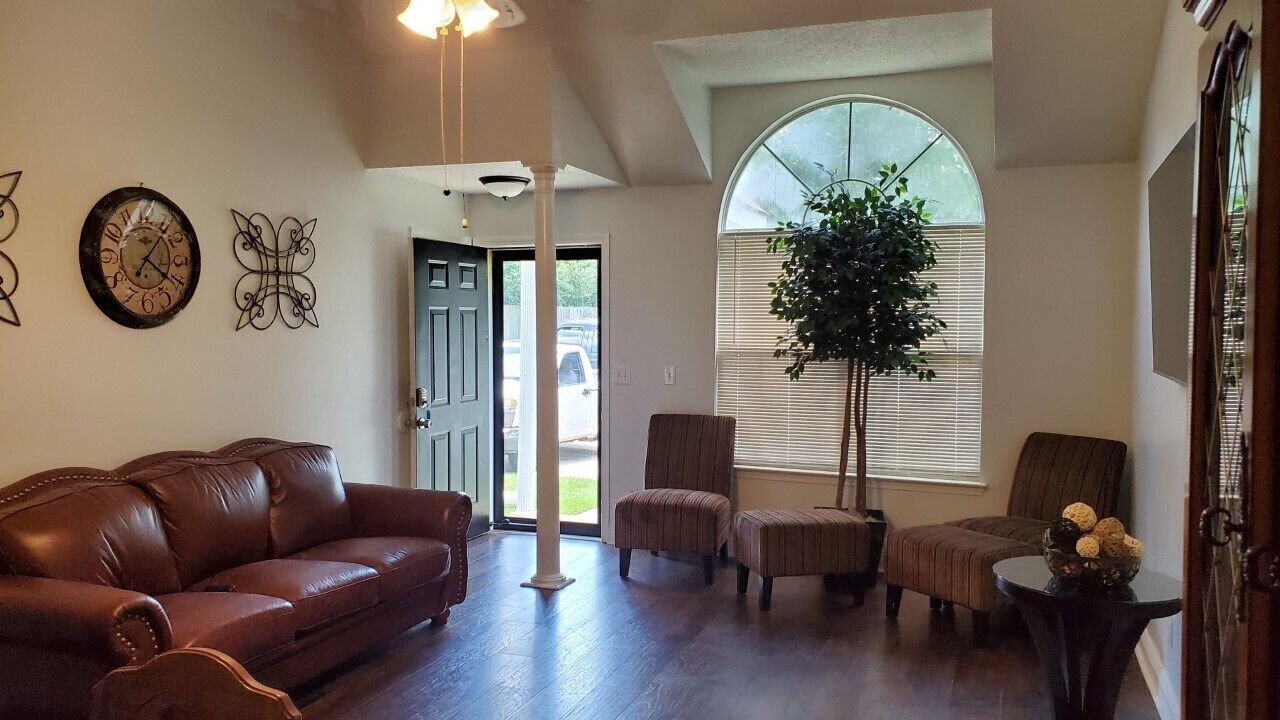 Photo of Livingroom in Warner Robins