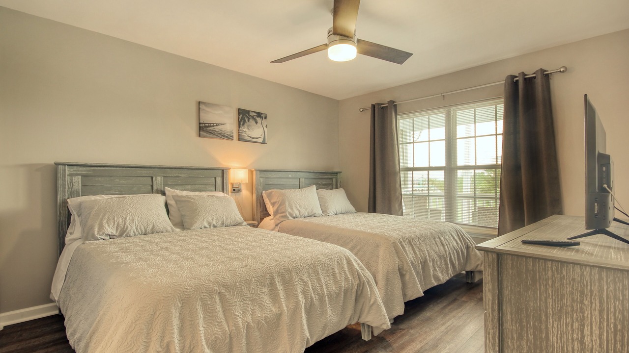 Photo of Bedroom in Cherry Grove Beach