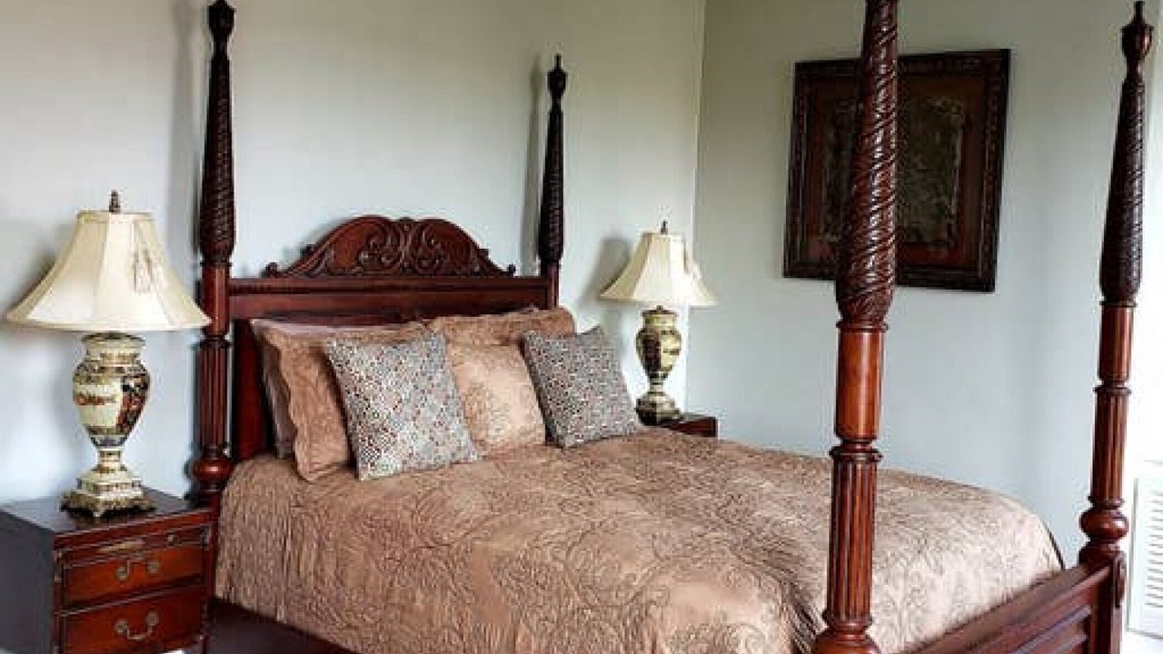 Photo of Bedroom in Historic District - North