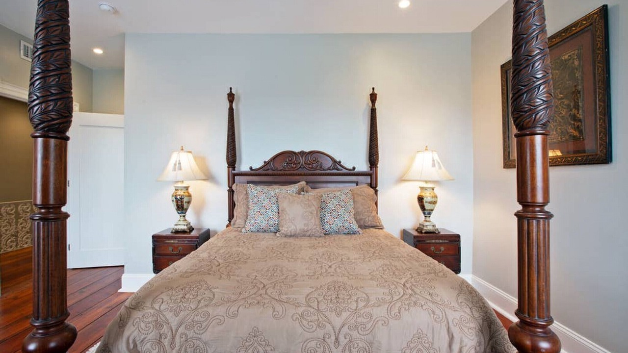 Photo of Bedroom in Historic District - North