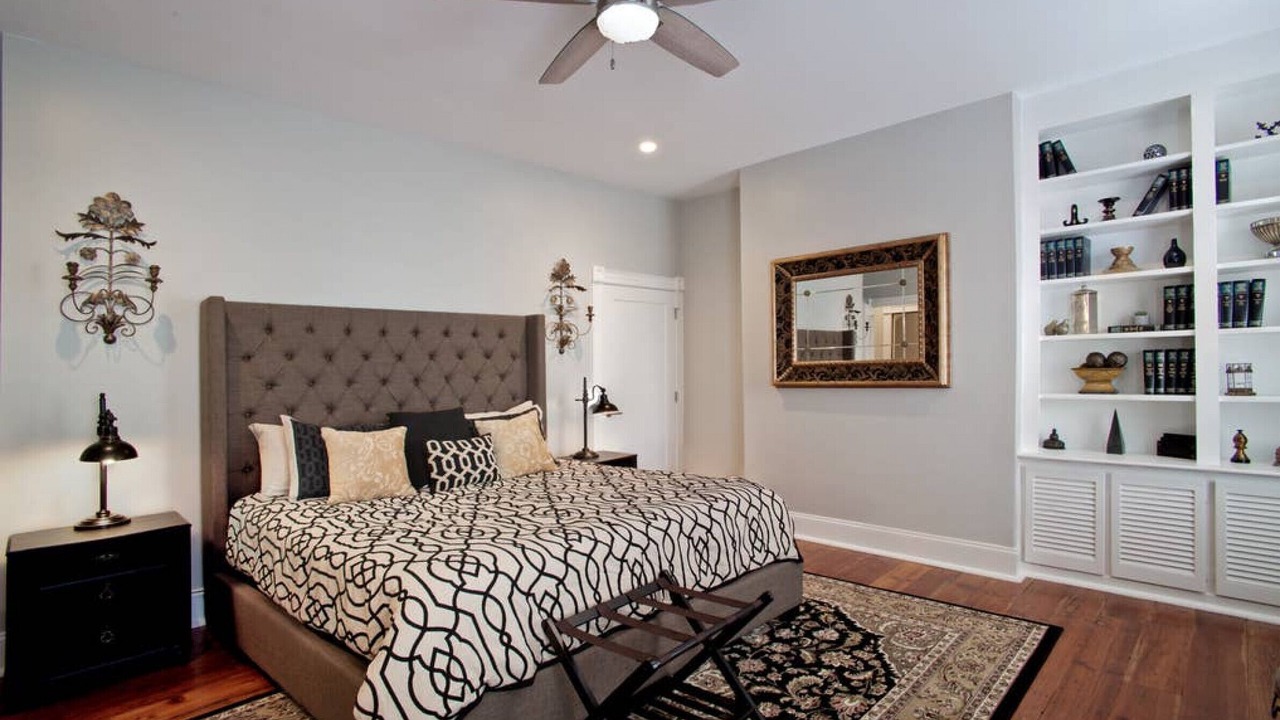 Photo of Bedroom in Historic District - North
