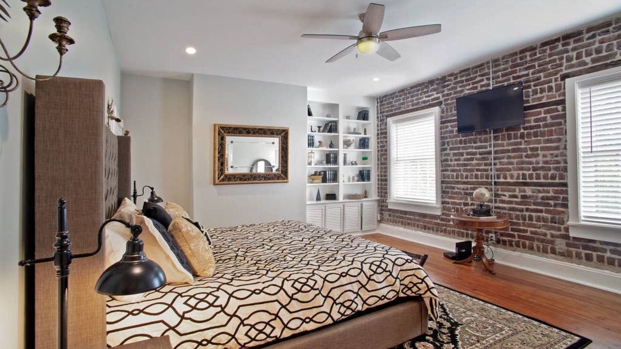 Photo of Bedroom in Historic District - North