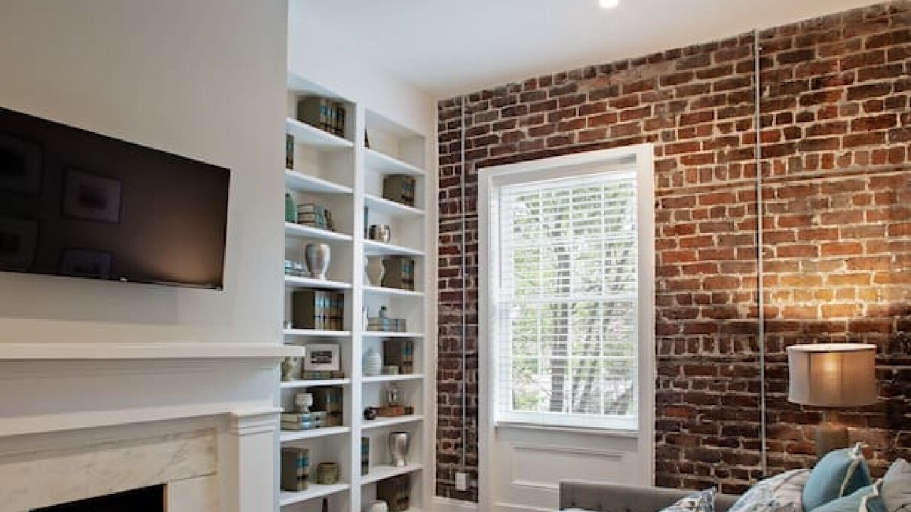 Photo of Bedroom in Historic District - North