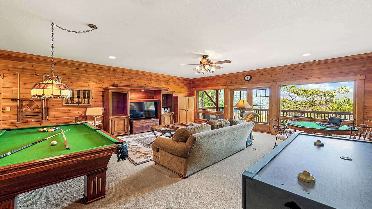 Photo of Livingroom in Waynesville
