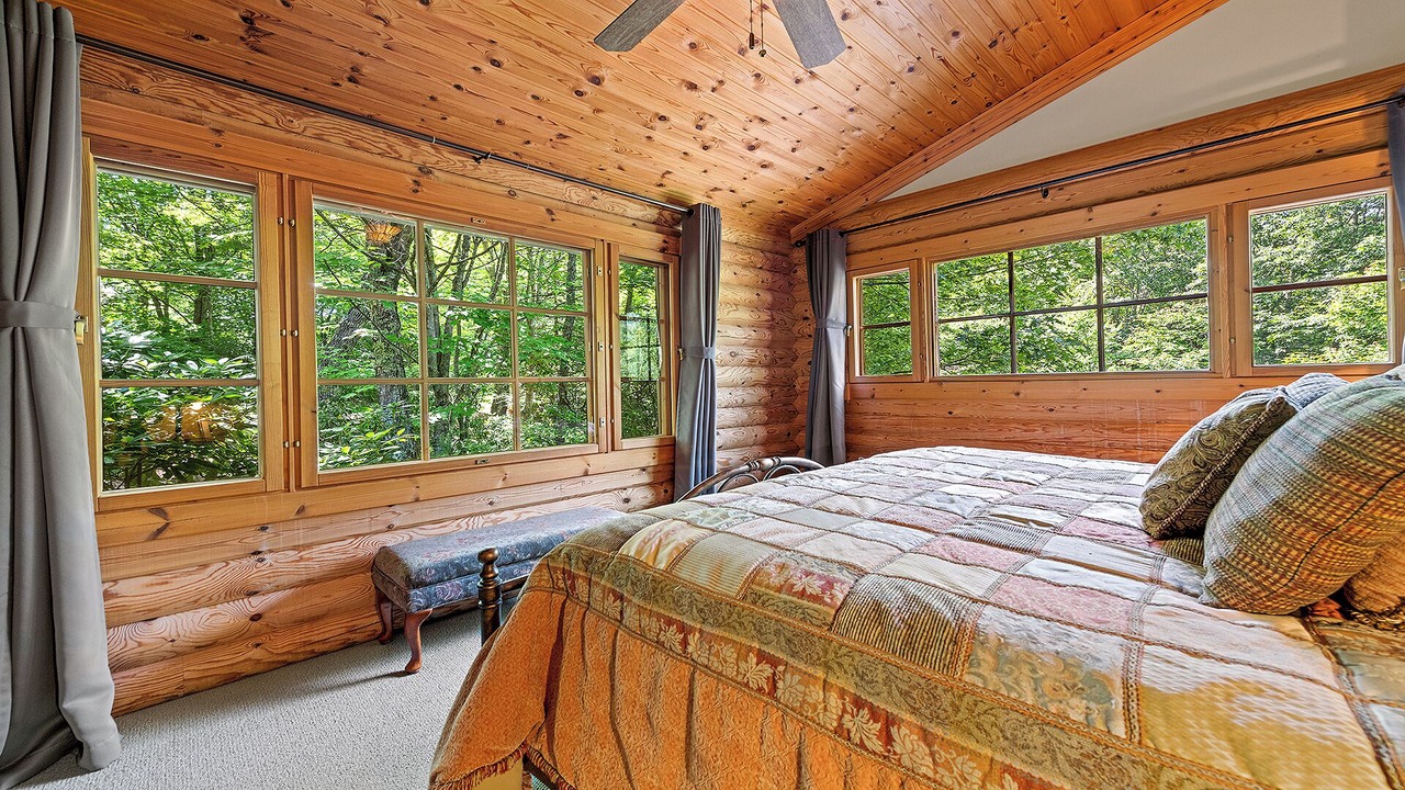 Photo of Bedroom in Waynesville