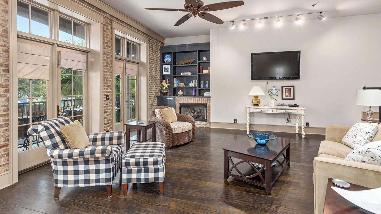 Photo of Livingroom in King City