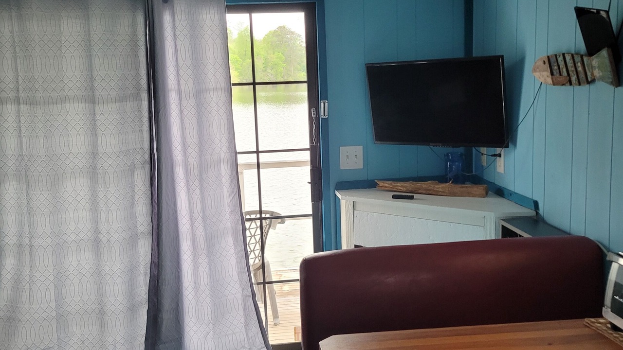 Photo of Livingroom in Guntersville