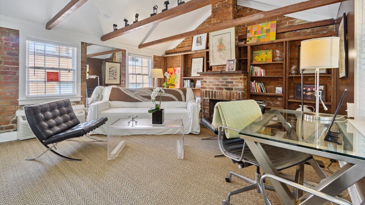 Photo of Livingroom in Historic Downtown Savannah