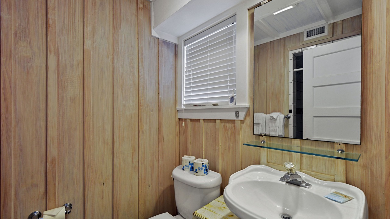 Photo of Bathroom in King City