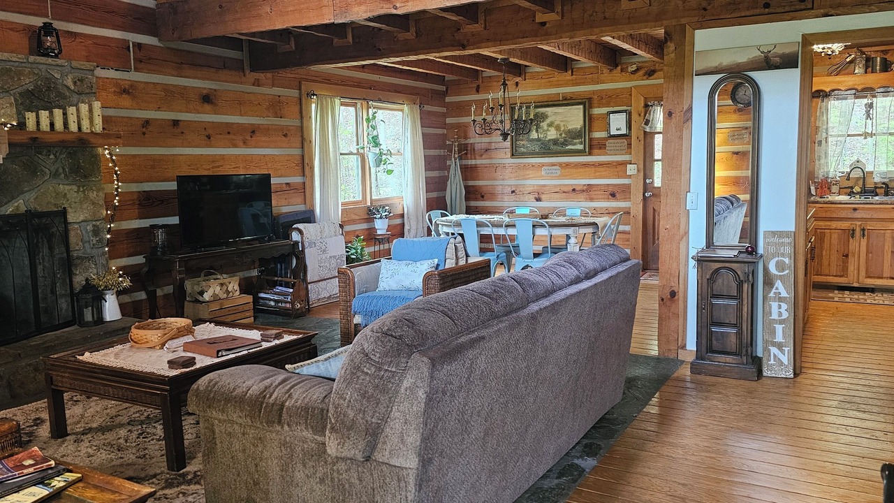 Photo of Livingroom in Hot Springs