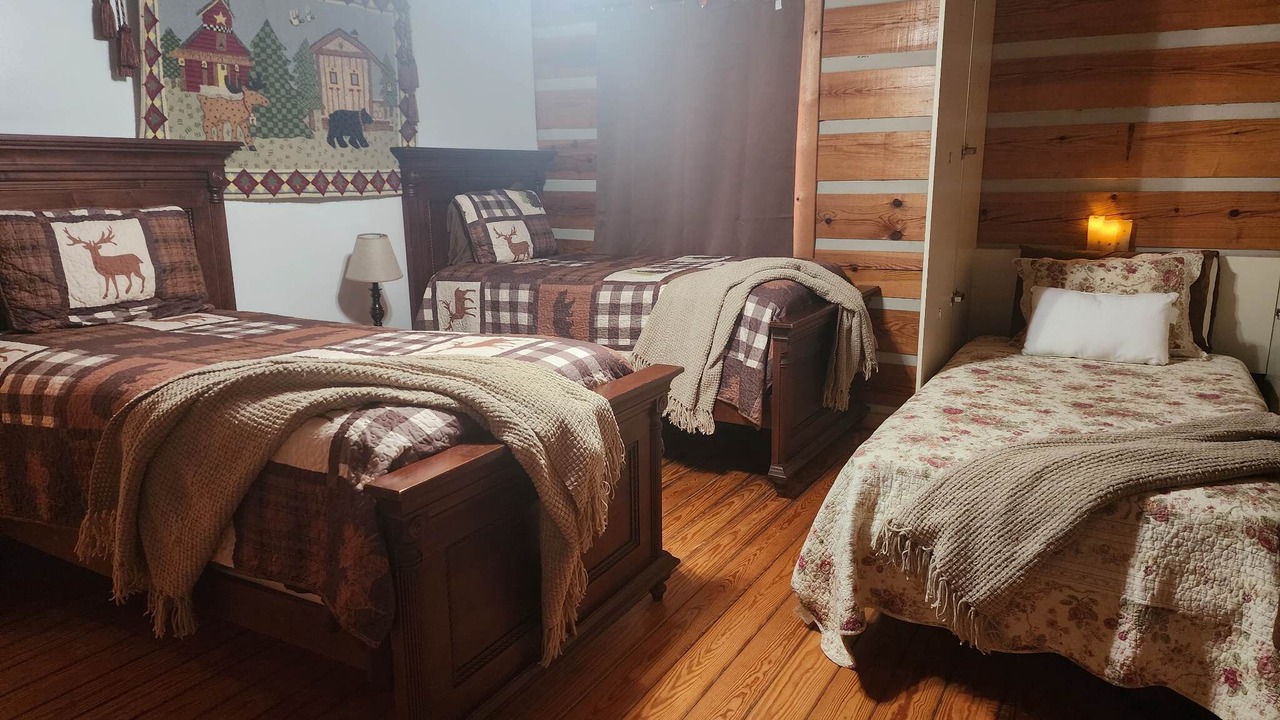 Photo of Bedroom in Hot Springs