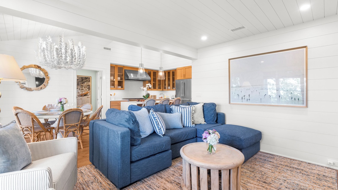 Photo of Livingroom in West Beach