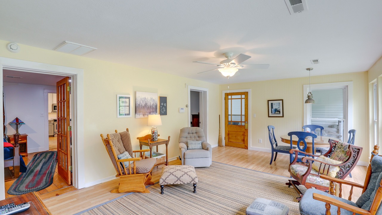 Photo of Livingroom in Weaverville