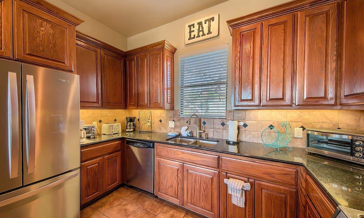 Photo of Kitchen in Canyon Lake