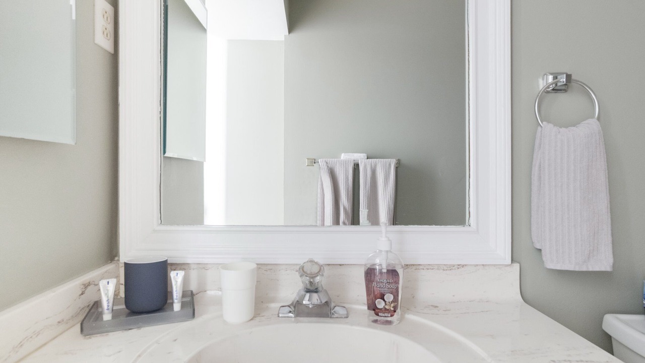 Photo of Bathroom in Morningside-Lenox Park