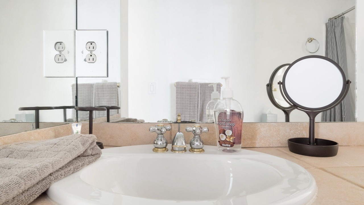 Photo of Bathroom in Morningside-Lenox Park