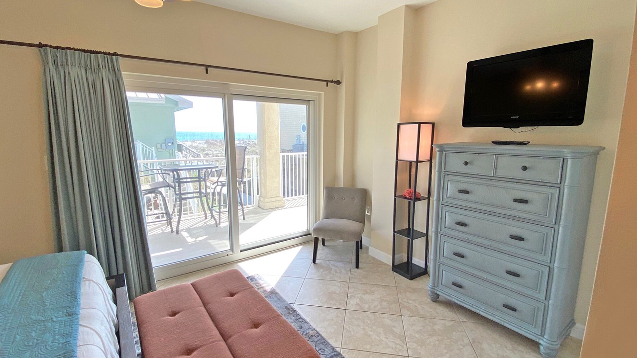 Photo of Livingroom in Pensacola Beach