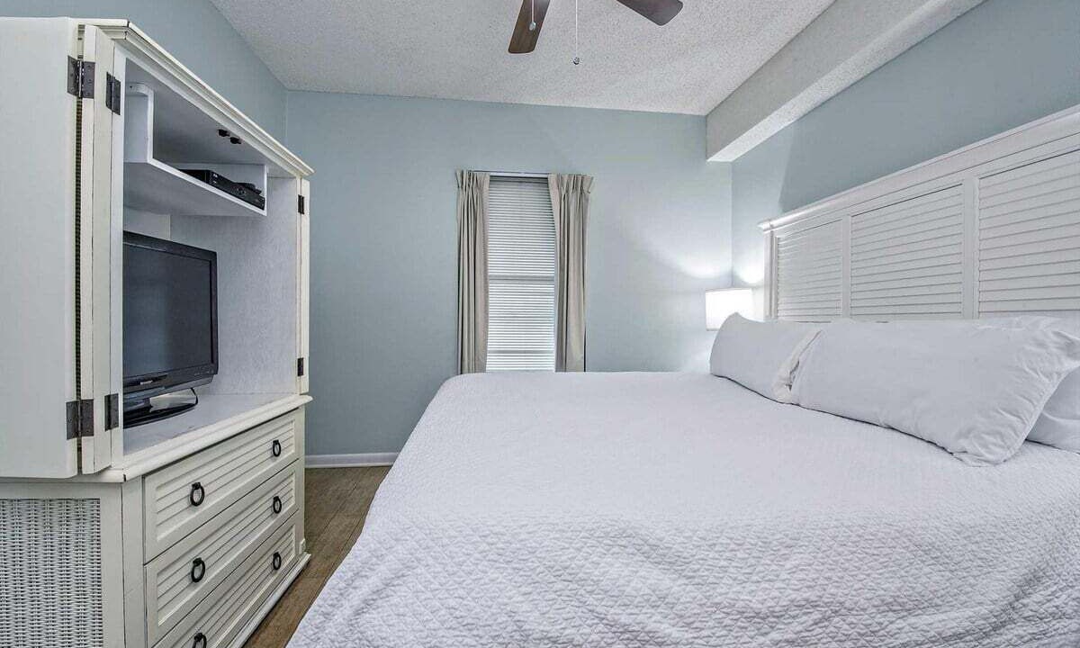 Photo of Bedroom in Orange Beach East