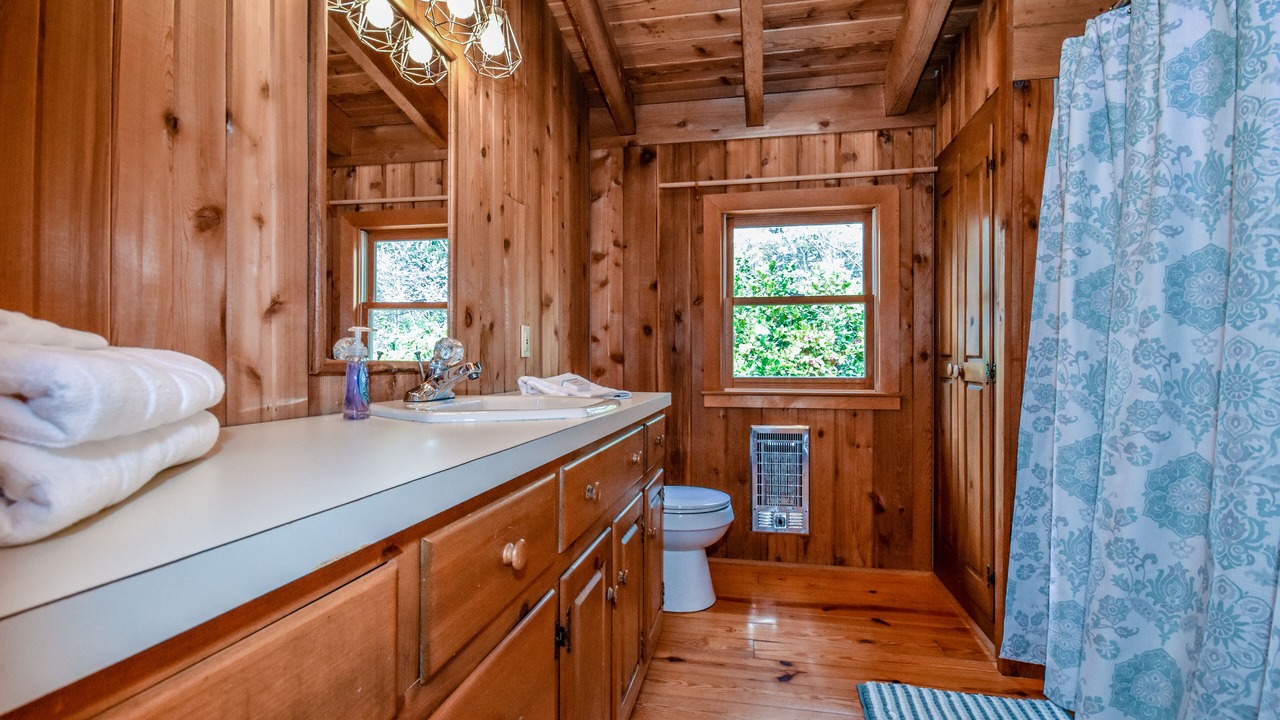 Photo of Bathroom in Mayhew