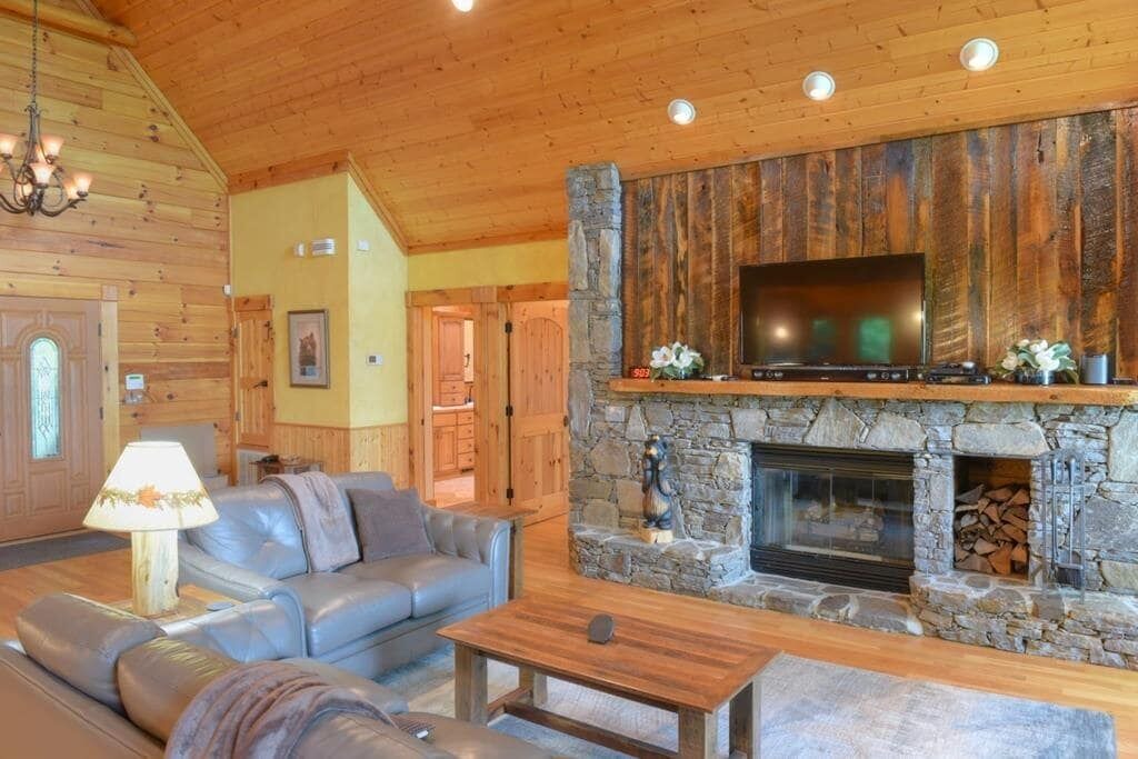 Photo of Livingroom in Waynesville