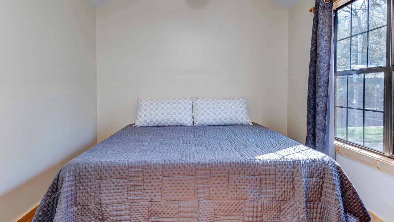 Photo of Bedroom in Maggie Valley