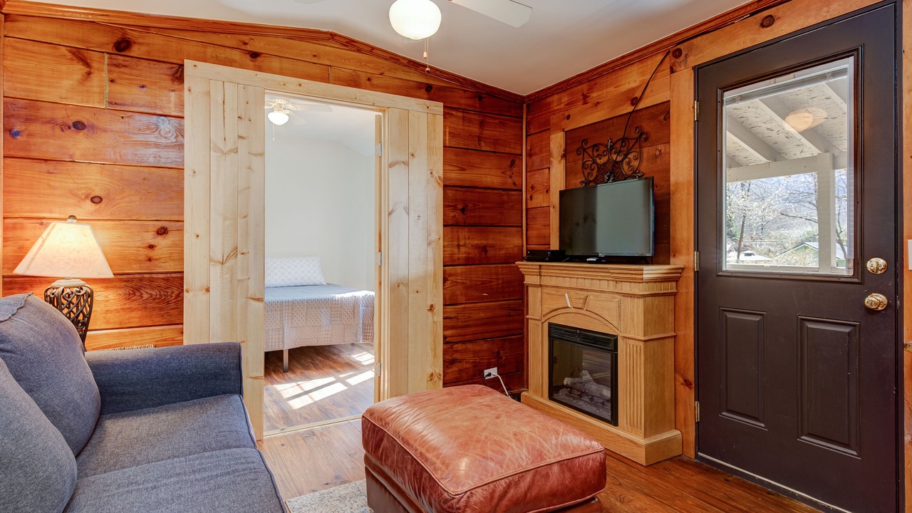 Photo of Livingroom in Maggie Valley
