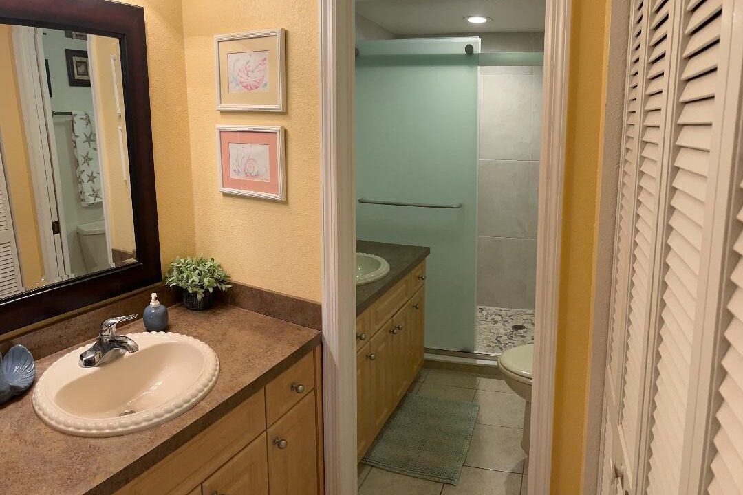Photo of Bathroom in Bouchelles Island