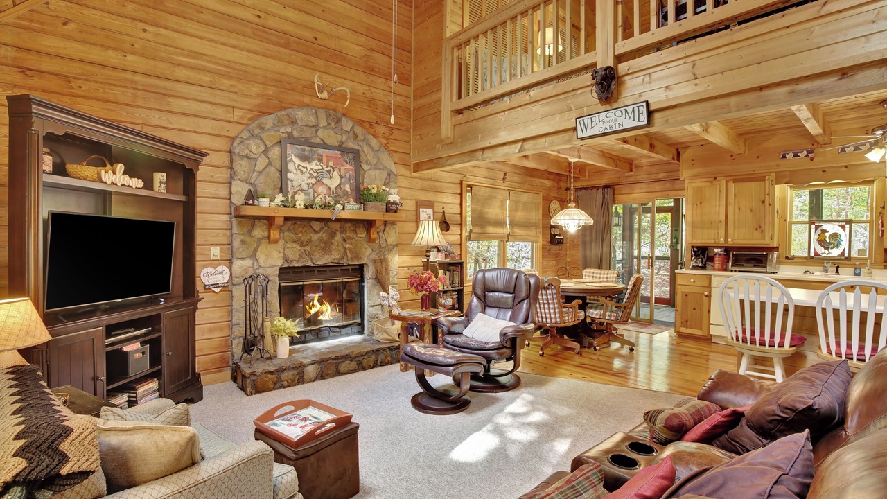 Photo of Livingroom in Pine Mountain