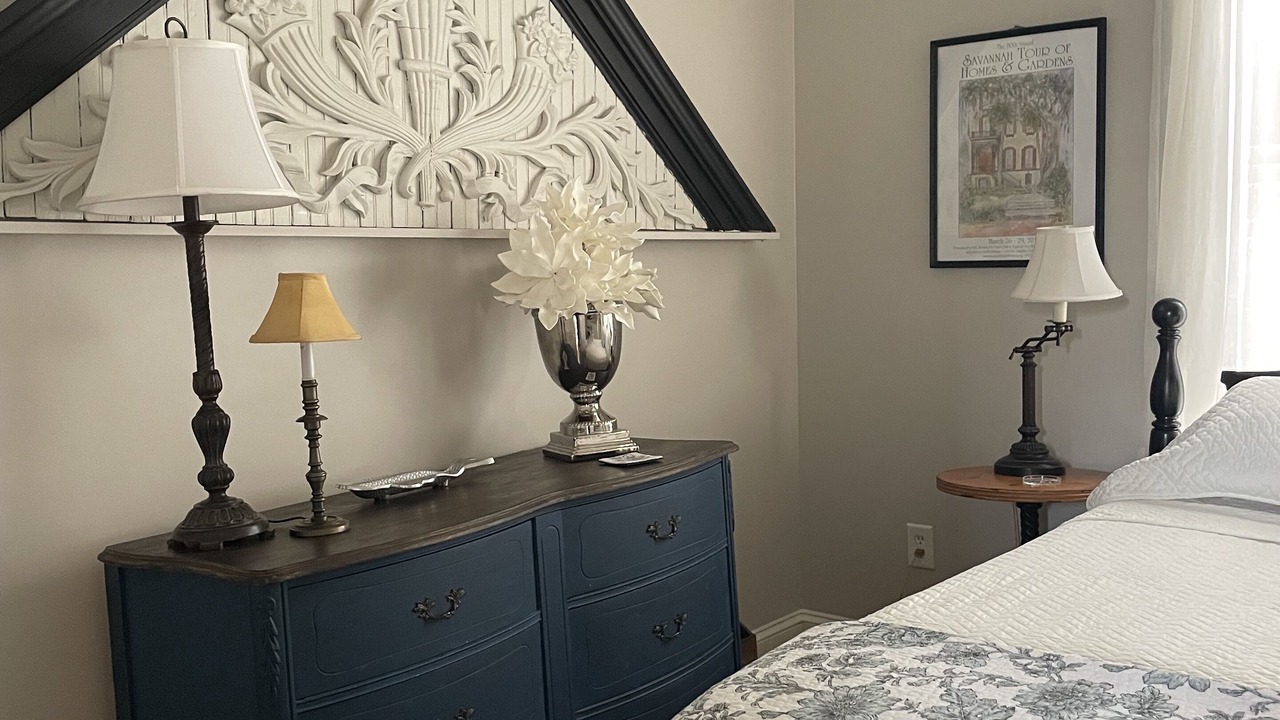 Photo of Bedroom in Historic District - North