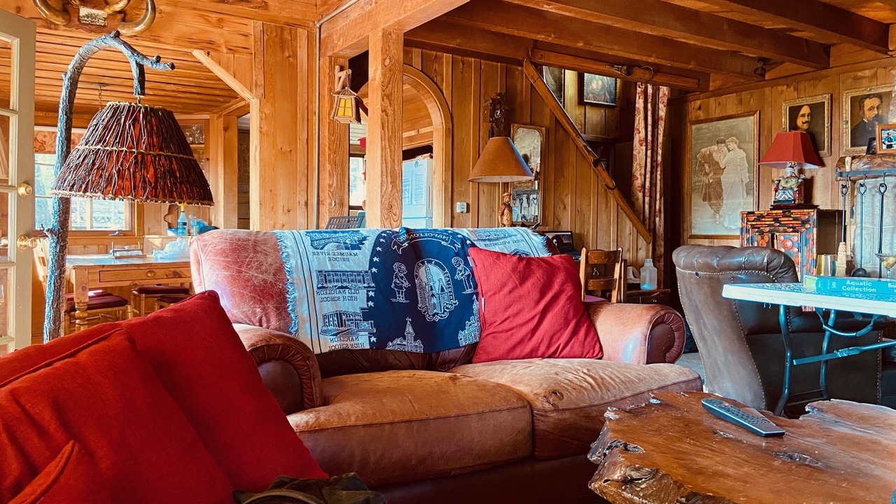 Photo of Livingroom in Cedar Glen