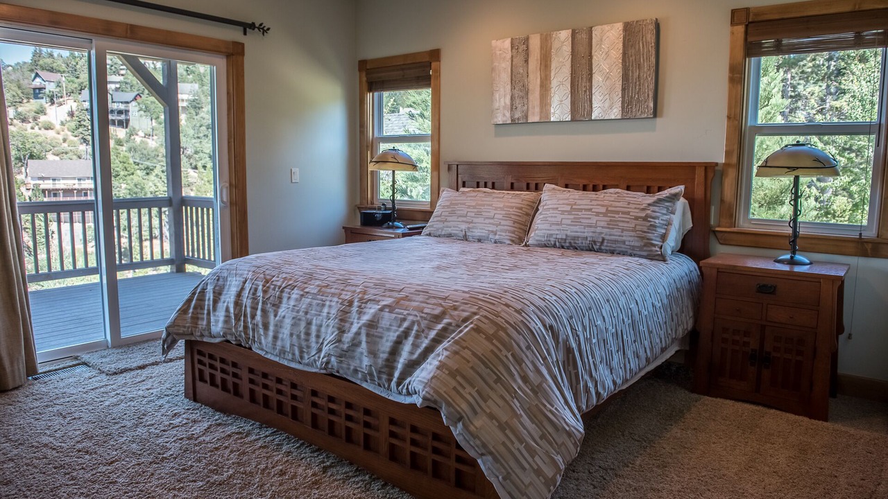 Photo of Bedroom in Lake Arrowhead