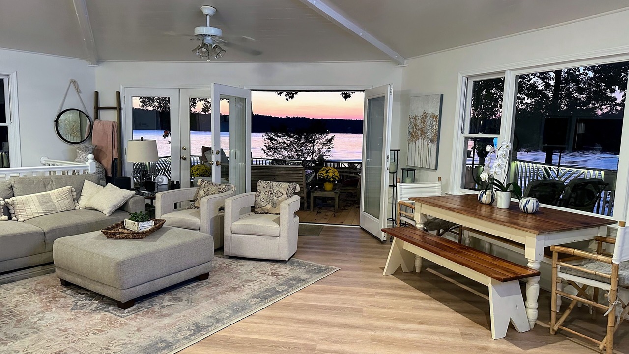 Photo of Livingroom in Monticello