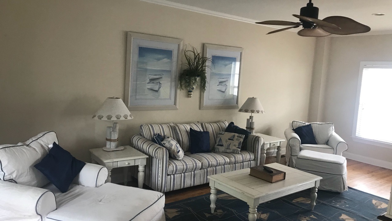 Photo of Livingroom in Ocean Ridge