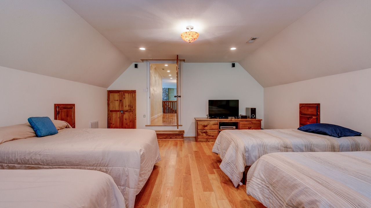 Photo of Bedroom in Maggie Valley