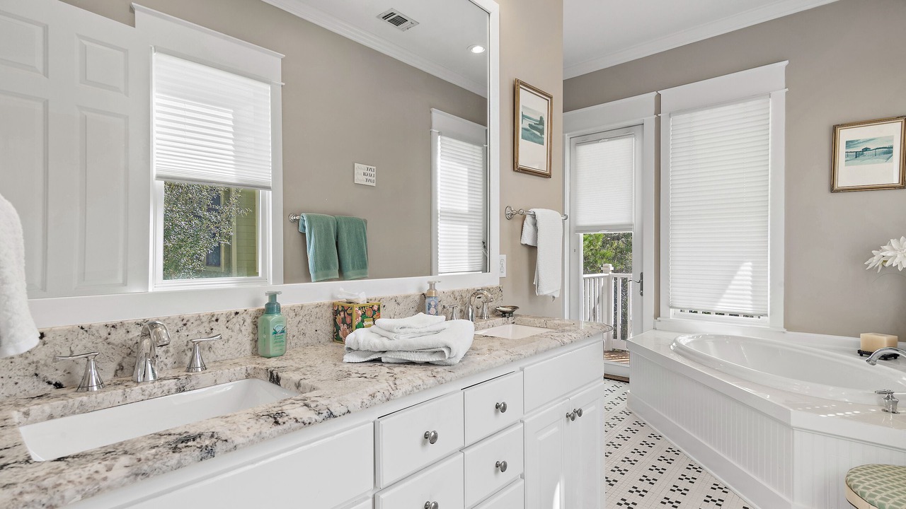 Photo of Bathroom in Sunnyside