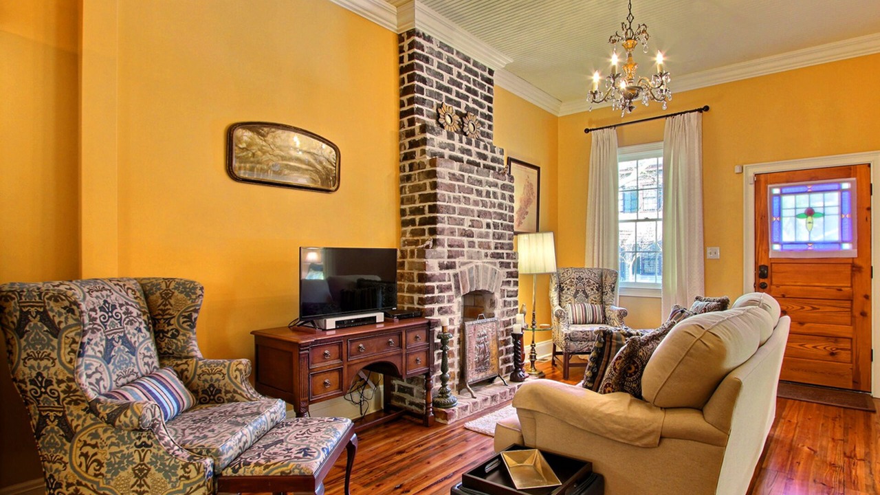 Photo of Livingroom in Hitch Village - Fred Wessels Homes