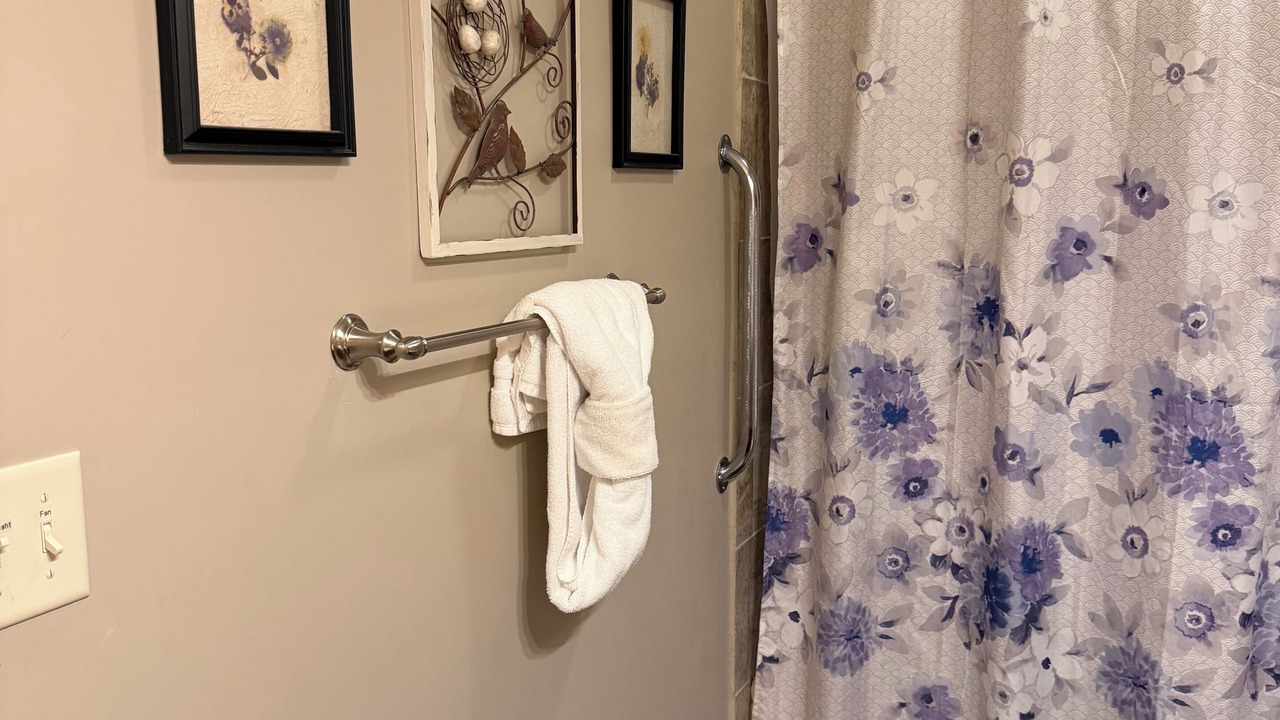 Photo of Bathroom in Cataloochee Ranch