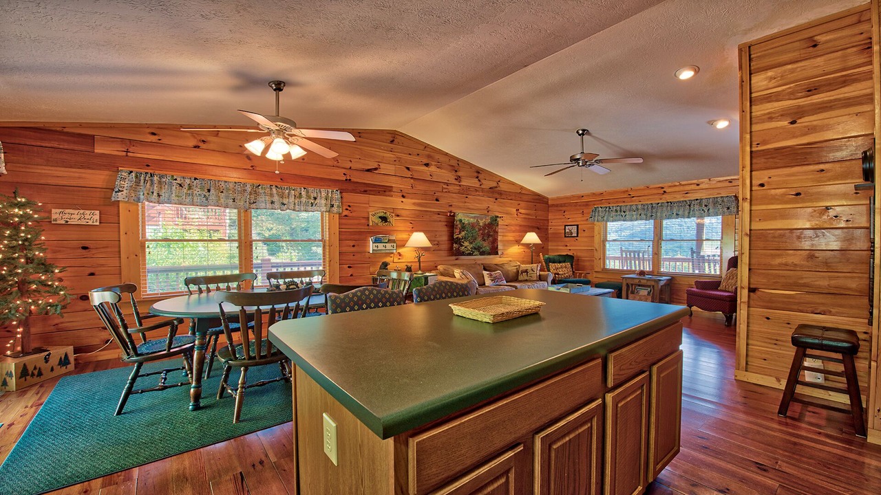 Photo of Bedroom in Maggie Valley