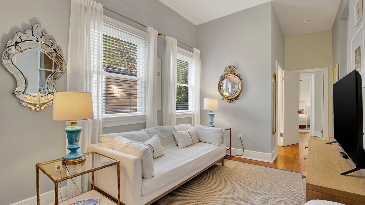 Photo of Livingroom in Historic Downtown Savannah