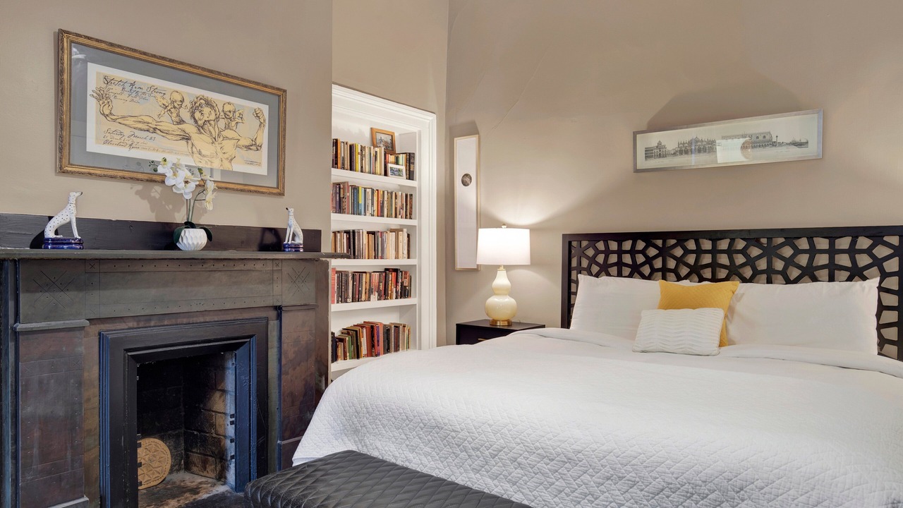 Photo of Bedroom in Historic Downtown Savannah