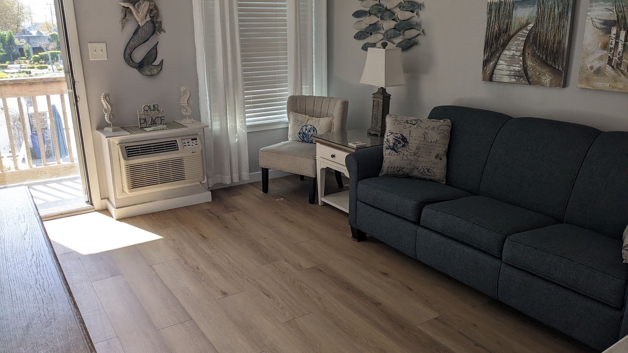 Photo of Livingroom in Caine Woods