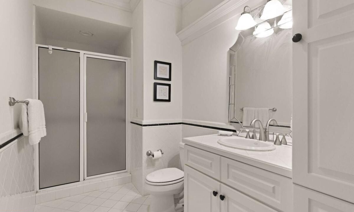 Photo of Bathroom in King City
