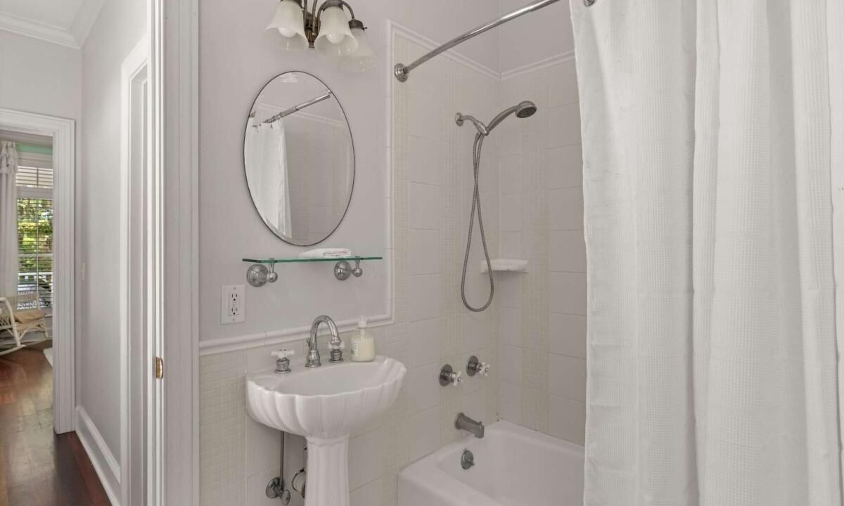 Photo of Bathroom in King City
