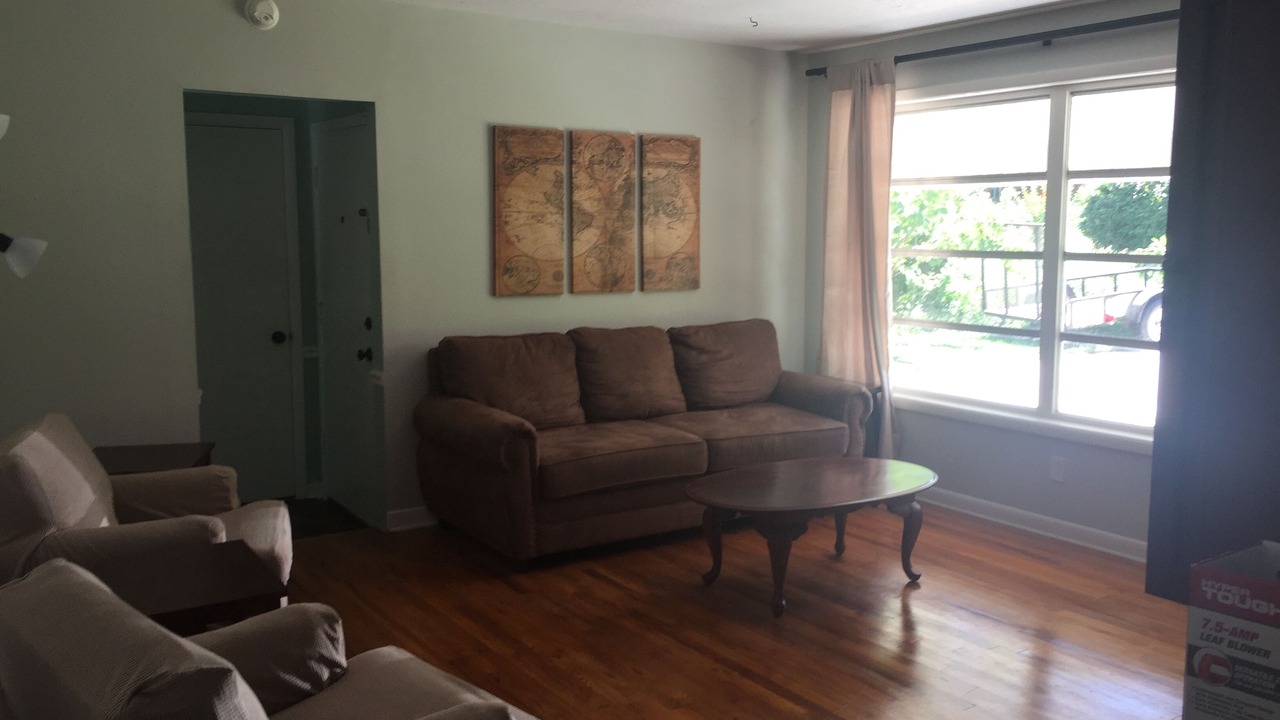 Photo of Livingroom in Forest Hills
